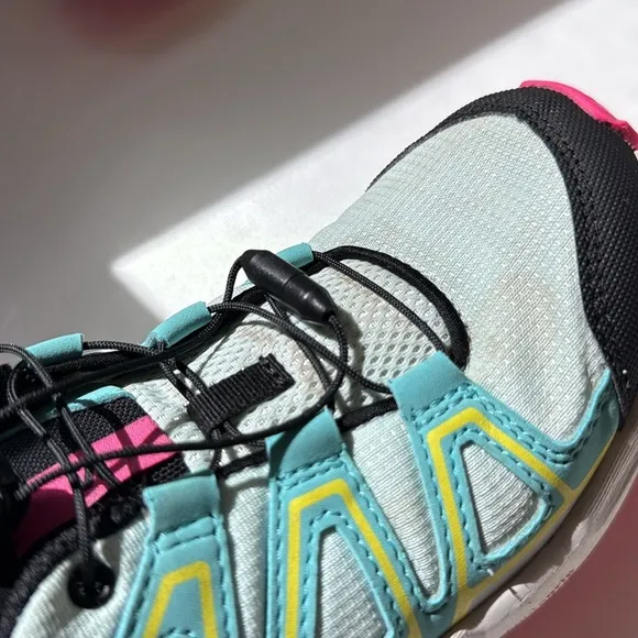 Salomon kid’s Speedcross Shoes | size 1.5 | Bleached Aqua/Blue/Lunar Rock | EUC