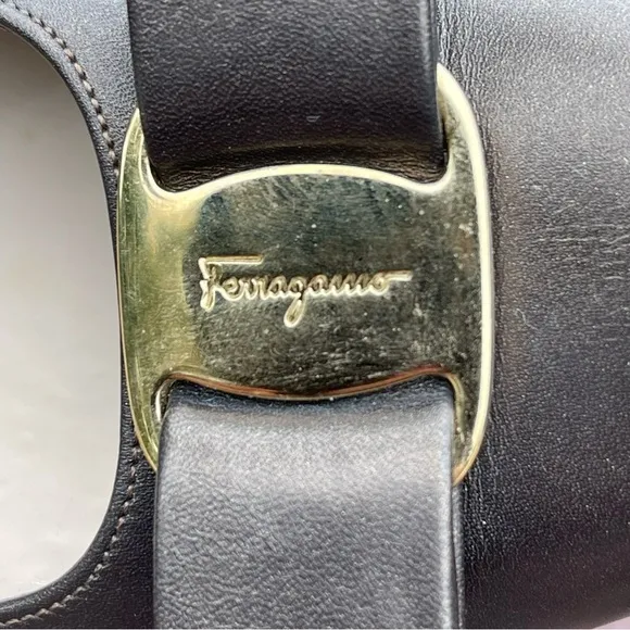 Salvatore Ferragamo Boutique Italian Vara Bow Pumps In Bronze Like New