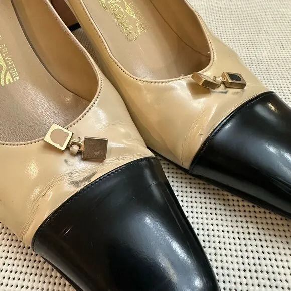 Salvatore Ferragamo Cream Black Vintage Low Heel Pumps w/ Charms sz 7B RARE
