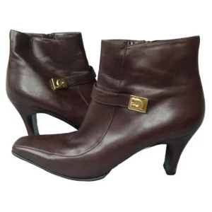 Salvatore Ferragamo Italy Brown Leather Ankle Boots Heels Sz 9.0 2A Narrow