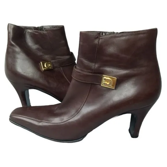 Salvatore Ferragamo Italy Brown Leather Ankle Boots Heels Sz 9.0 2A Narrow