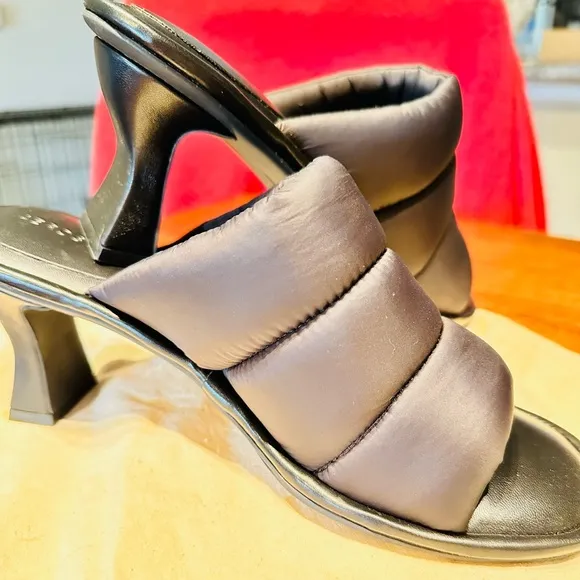 Sandals, black 8.5
