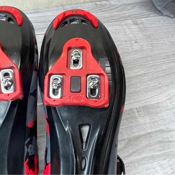 Santic Davee Bike Cycling Shoes Red Black Camo Men’s Size 12 with Bike Cleats