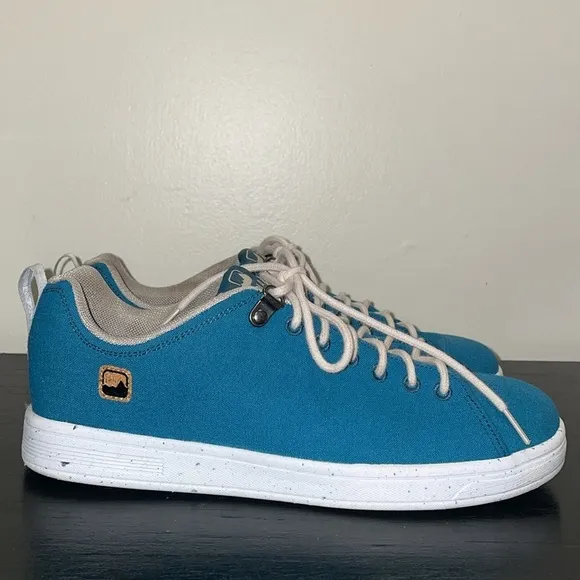 Saola Women Vegan Teal Blue Sneaker Size 10.  Excellent condition