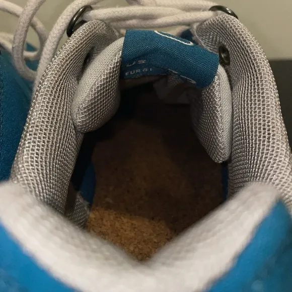 Saola Women Vegan Teal Blue Sneaker Size 10.  Excellent condition