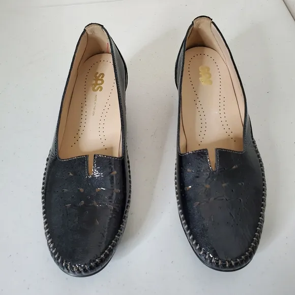 SAS Sonyo Black Slip-on Heels Size 8W Premium Leather Shoes with Cutouts Glossy