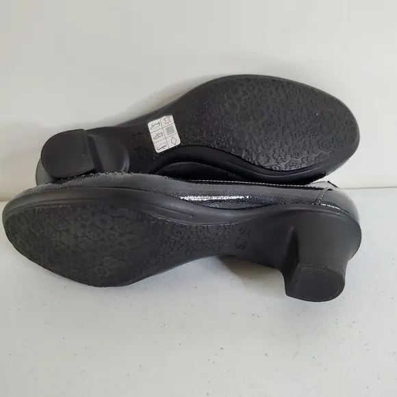 SAS Sonyo Black Slip-on Heels Size 8W Premium Leather Shoes with Cutouts Glossy
