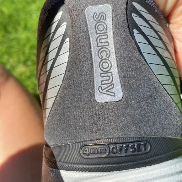 Saucony Kinvara 6 Running Shoes - Men's Size 12 - Black Gray