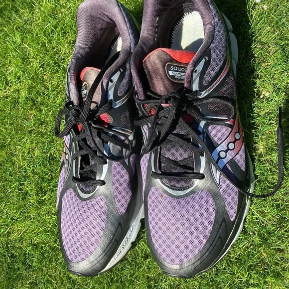 Saucony Kinvara 6 Running Shoes - Men's Size 12 - Black Gray