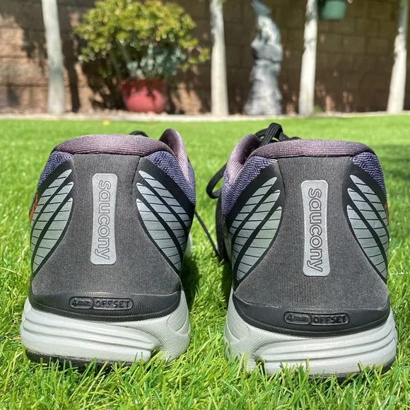 Saucony Kinvara 6 Running Shoes - Men's Size 12 - Black Gray