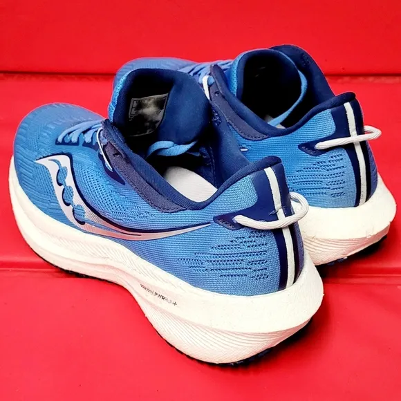Saucony Triumph 21 Blue and White Running Shoes size Women's 11 / Men's 9.5