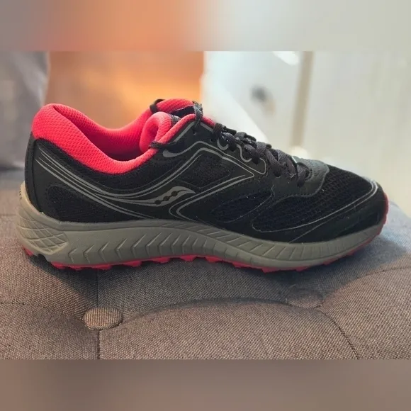 Saucony | Women's Versafoam Cohesion TR12 Trail Running Shoes Sneakers | 8.5