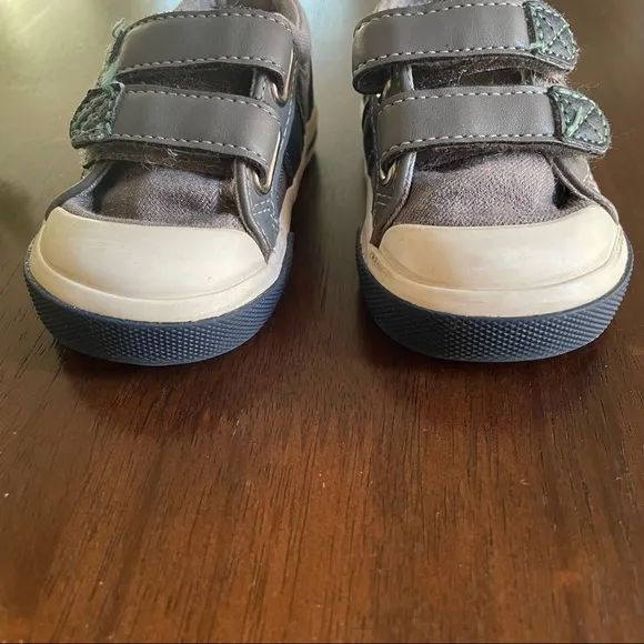 See Kai Run Russell Grey, Navy &amp; Green Shoes Size 4