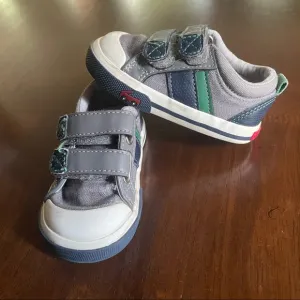 See Kai Run Russell Grey, Navy &amp; Green Shoes Size 4
