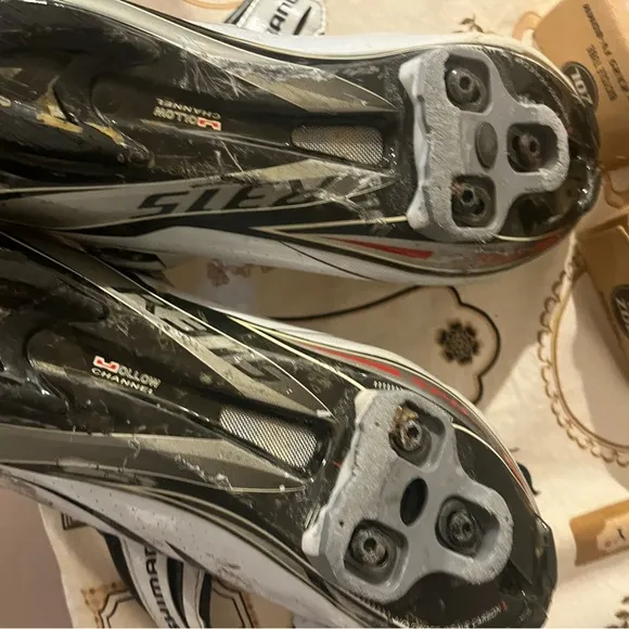 Shimano R315 Carbon Cycling Shoes