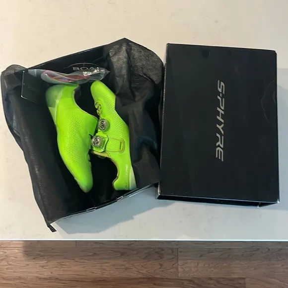 Shimano S-Phyre RC9 road cycling shoes. Green - size 39 / 5.8 / 24.5