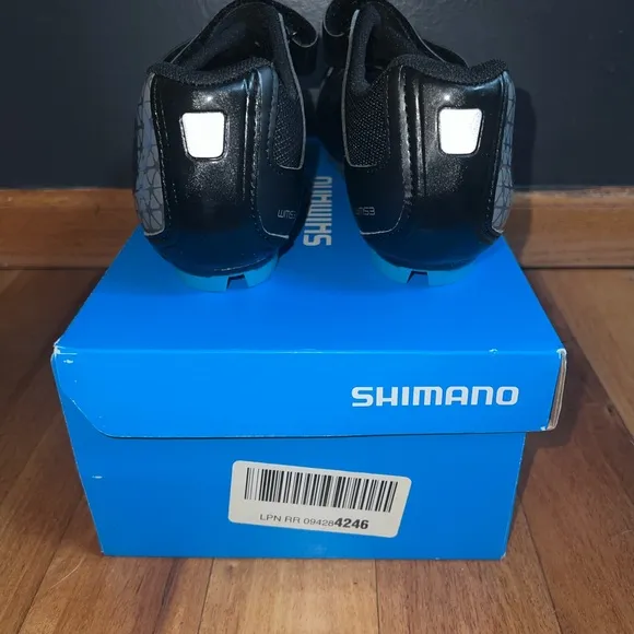 Shimano SH-WM53L women cycling shoes - size 8.5 NEW NEVER USED