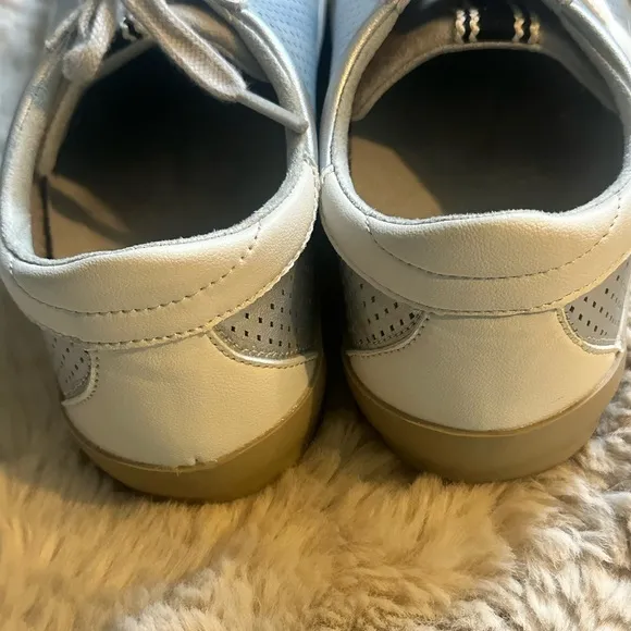 ShuShop Paula Sneakers Size 7.5