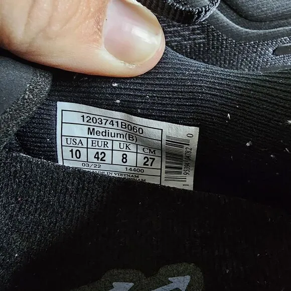 Size 10 - Brooks Launch GTS 9 Black/Purple- 1203741B060