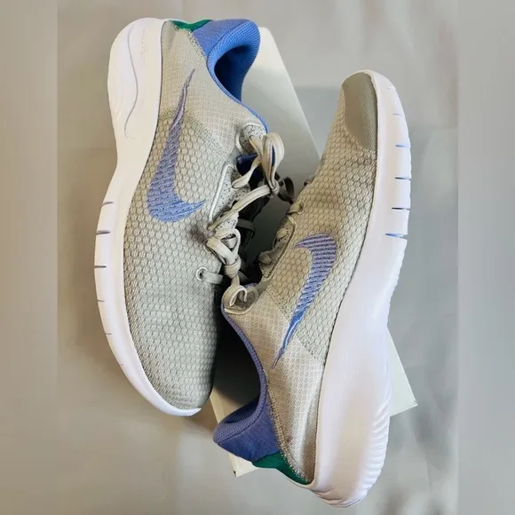 Size 11 - Nike‎ Flex Experience Run 11 Next Nature Gray Women’s NWB