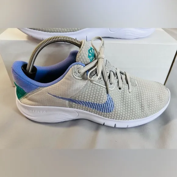 Size 11 - Nike‎ Flex Experience Run 11 Next Nature Gray Women’s NWB