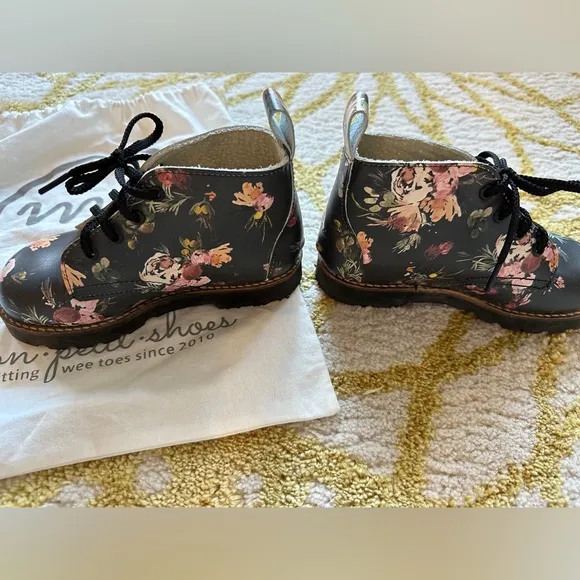 Size 8 WILDFLOWER BOUQUET Kids Floral High Top‎ Boot Mon Petit Shoes