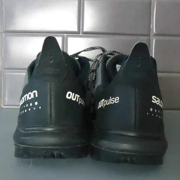 SIZE 9.5. Salomon Men's Trekking Outpulse GTX - GORE-TEX - hiking shoes.