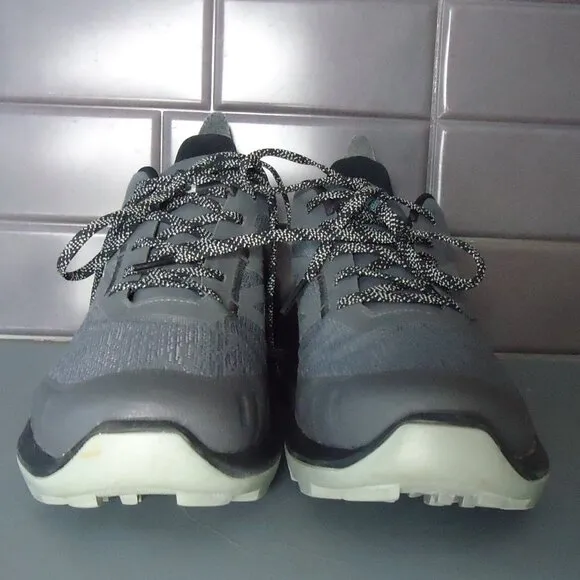 SIZE 9.5. Salomon Men's Trekking Outpulse GTX - GORE-TEX - hiking shoes.