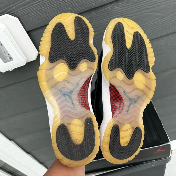 Size 9.5M - Air Jordan 11 Retro &quot;72-10&quot;