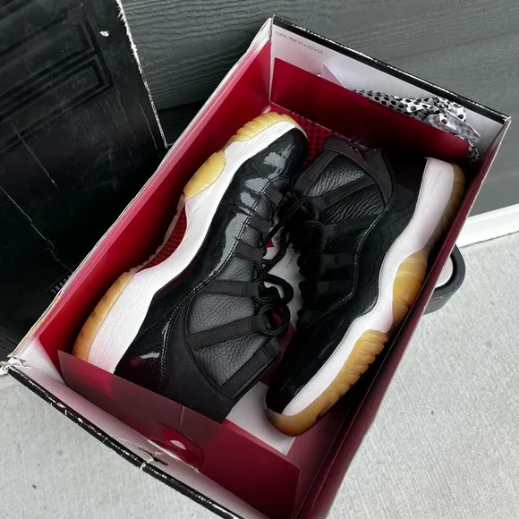 Size 9.5M - Air Jordan 11 Retro &quot;72-10&quot;