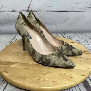 SJP Sarah Jessica Parker Shoes Womens sz 40.5 8 Cyrus Pointed Toe Camouflage