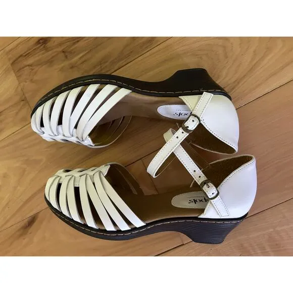 Softspots Pillowtop Technology White Sandals Size 6W