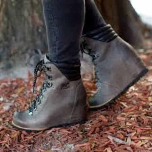 Sorel Conquest Wedge Women Boots Size 8