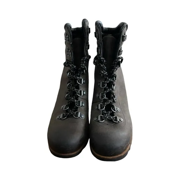 Sorel Conquest Wedge Women Boots Size 8