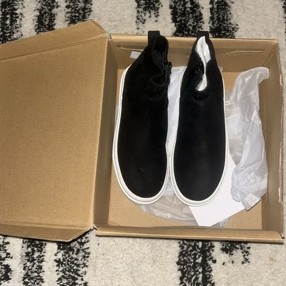 Steve Madden Girl's Cormac Sneaker Size 1 New in Box