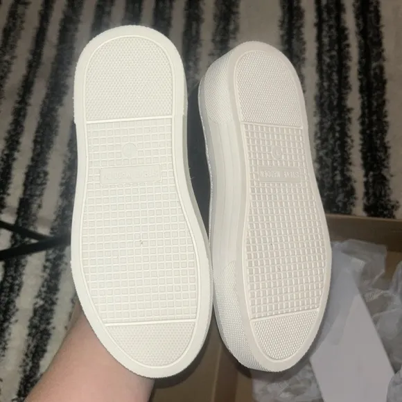 Steve Madden Girl's Cormac Sneaker Size 1 New in Box