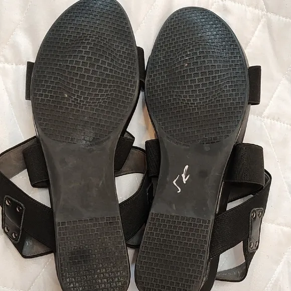 Stuart Weitzman Black Elastic Stretch Sandals 10 W GUYBANDS Low Heel Shoes