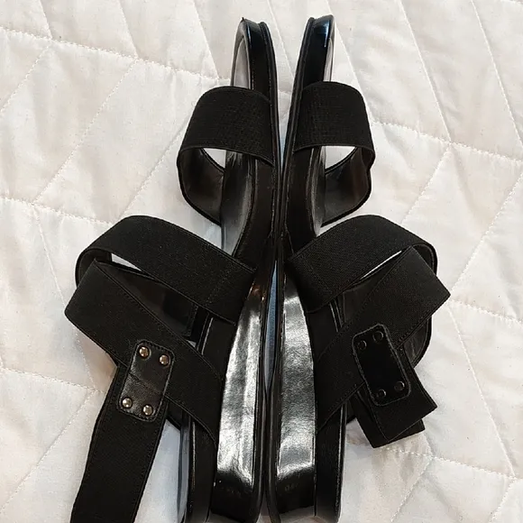 Stuart Weitzman Black Elastic Stretch Sandals 10 W GUYBANDS Low Heel Shoes