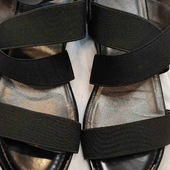 Stuart Weitzman Black Elastic Stretch Sandals 10 W GUYBANDS Low Heel Shoes