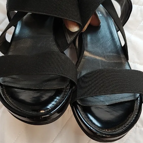 Stuart Weitzman Black Elastic Stretch Sandals 10 W GUYBANDS Low Heel Shoes