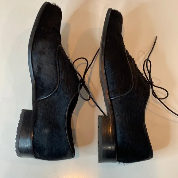 Stuart Weitzman Black Pony Hair Leather Heeled Oxfords Narrow EUC Size 8.5N