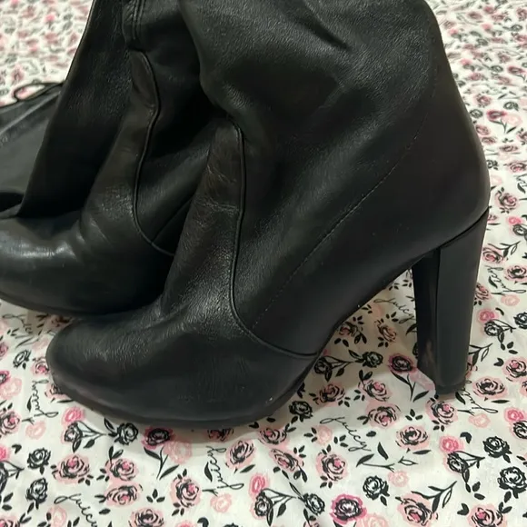 Stuart Weitzman Highland Tieland Napa Leather Thigh High Black Heeled Boots