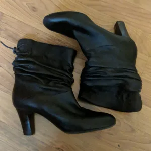 Sudini Made in Italy Vintage Shrug Boot Size 7.5