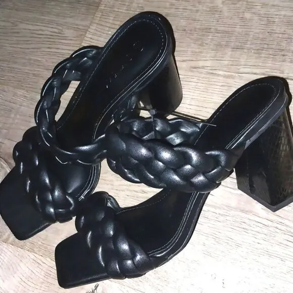Super cute black double braid band syktmax heels sz 7