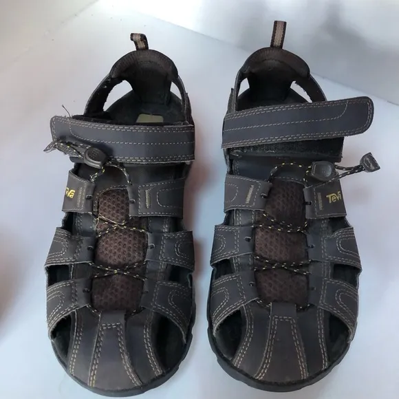 Teva NWOT Men's close toe sandal (9)