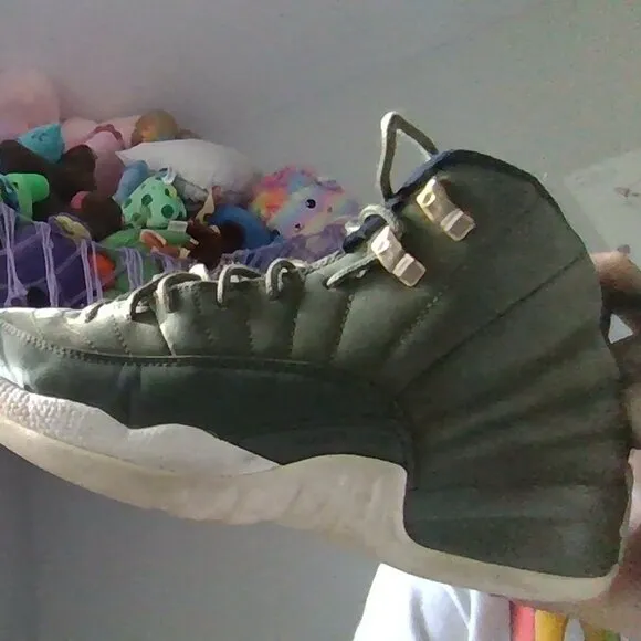 they are a old par of my shoes so just getting Reid of it because cant where  it