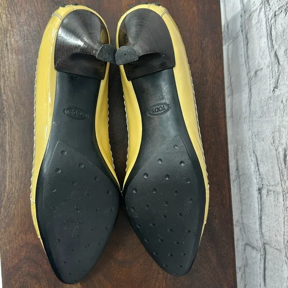 TOD’S Patent Leather Pointed Toe Kitten Heel Shoes 40 Mellow Yellow *EUC*But...