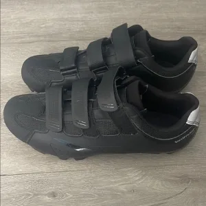 Tommaso Black Cycling Shoes with Velcro Straps