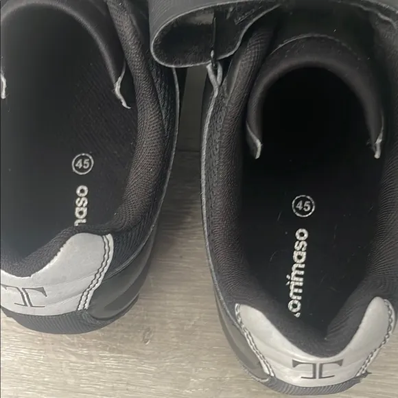 Tommaso Black Cycling Shoes with Velcro Straps