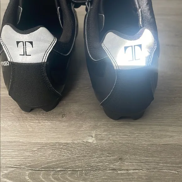 Tommaso Black Cycling Shoes with Velcro Straps